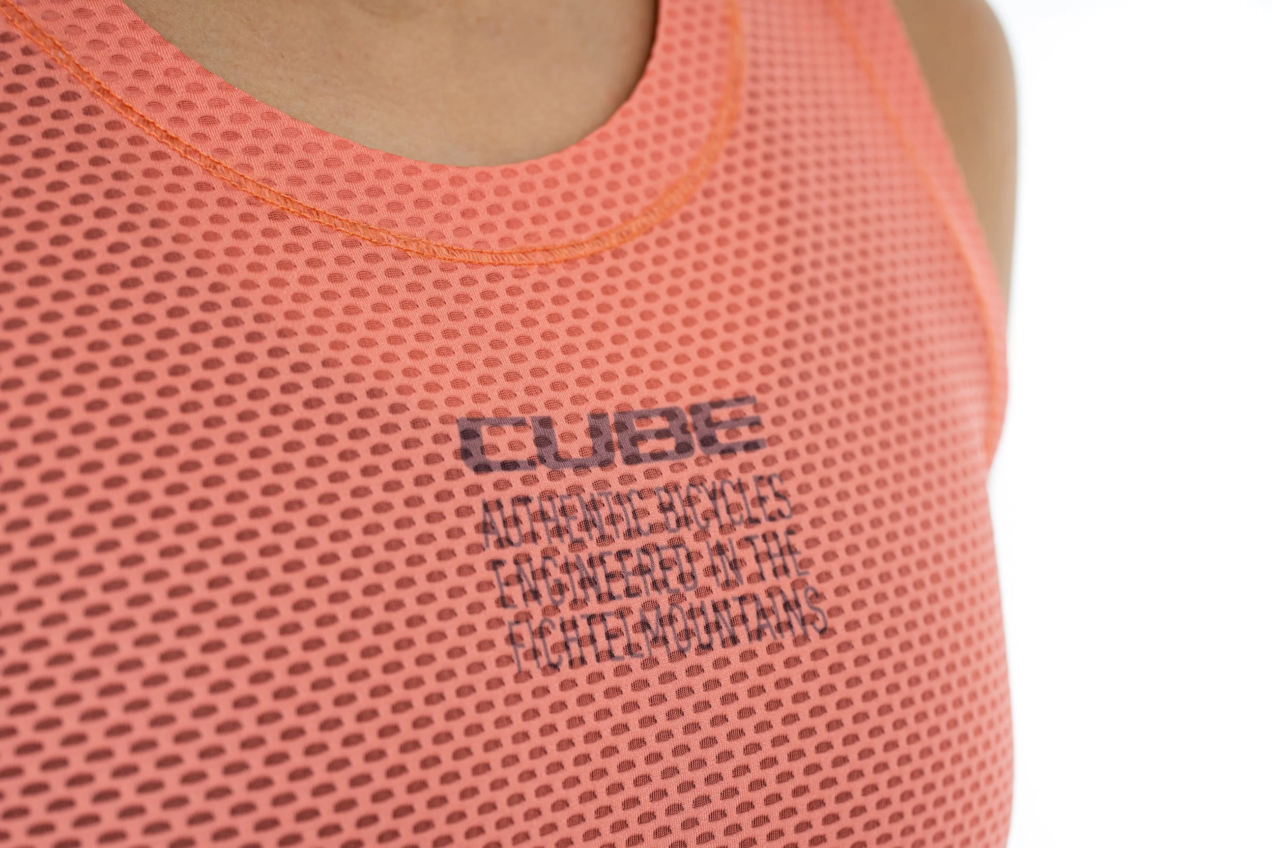 CUBE WS Maillot fonctionnel sans manches en mesh corail - Image 4